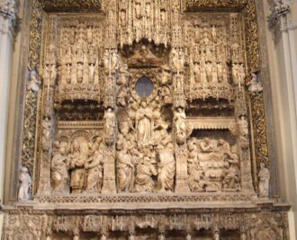 Basilica del Pilar in Zaragoza on the banks of the Ebro river
